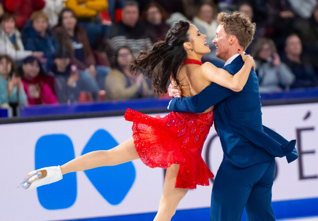 Underskriftindsamling om at undersøge dommerne, der tildelte Frankrig en guldmedalje ved vinter-OL, når 15.000 underskrifter