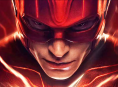Ezra Miller vil fortsætte med at spille The Flash