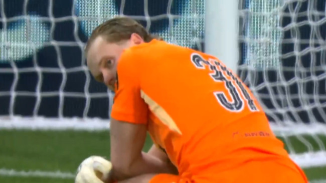 Tottenhams målmand Kinský blev udskiftet med Igor Tudor efter 15 minutter og to fejl mod Atleti