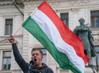 Orb&aacute;n afsat efter 16 &aring;r, da Ungarn vender sig mod pro-EU opposition, en sejr for Europa over Rusland
