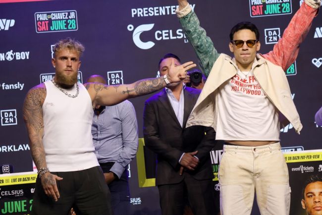 Julio César Chávez Jr. (tidligere verdensmester i boksning) arresteret af de amerikanske immigrationsmyndigheder efter nederlag til Jake Paul