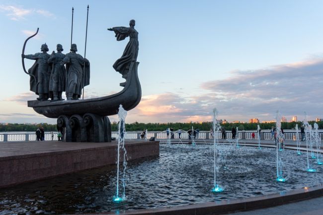 Rusland lancerer det største droneangreb på Kiev efter Trump-Putin-opkald