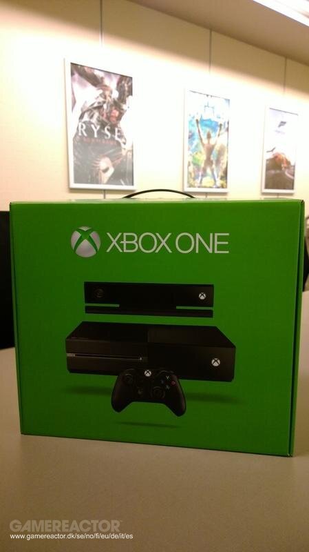Verdens første komplette Xbox One-pakke er kørt af samlebåndet