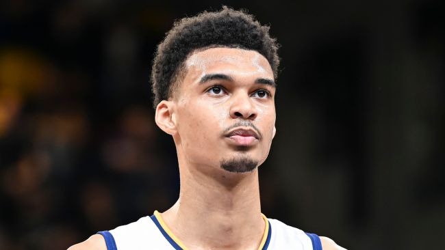 Victor Wembanyama vender tilbage fra en skade og overrasker Thunder i NBA Cup-semifinalerne