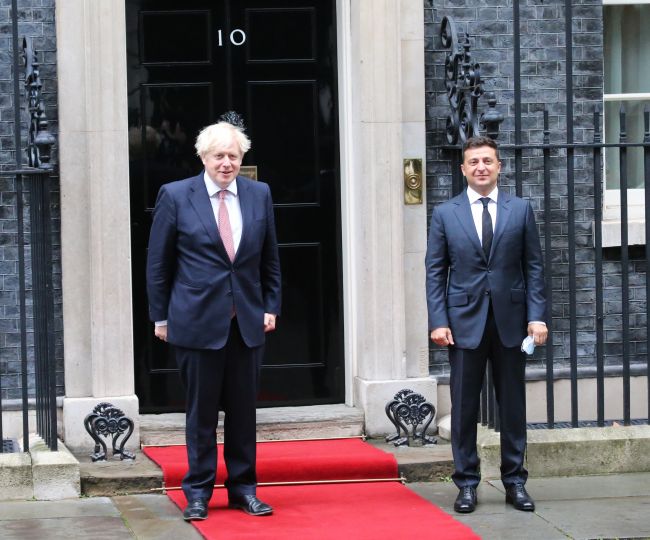 Zelenskyj afviser påstande om, at Boris Johnson forhindrede fredsaftale