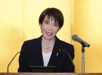 Den japanske premierminister opfordrer folk til at s&oslash;ge h&oslash;jere terr&aelig;n efter jordsk&aelig;lvet ud for landets kyst